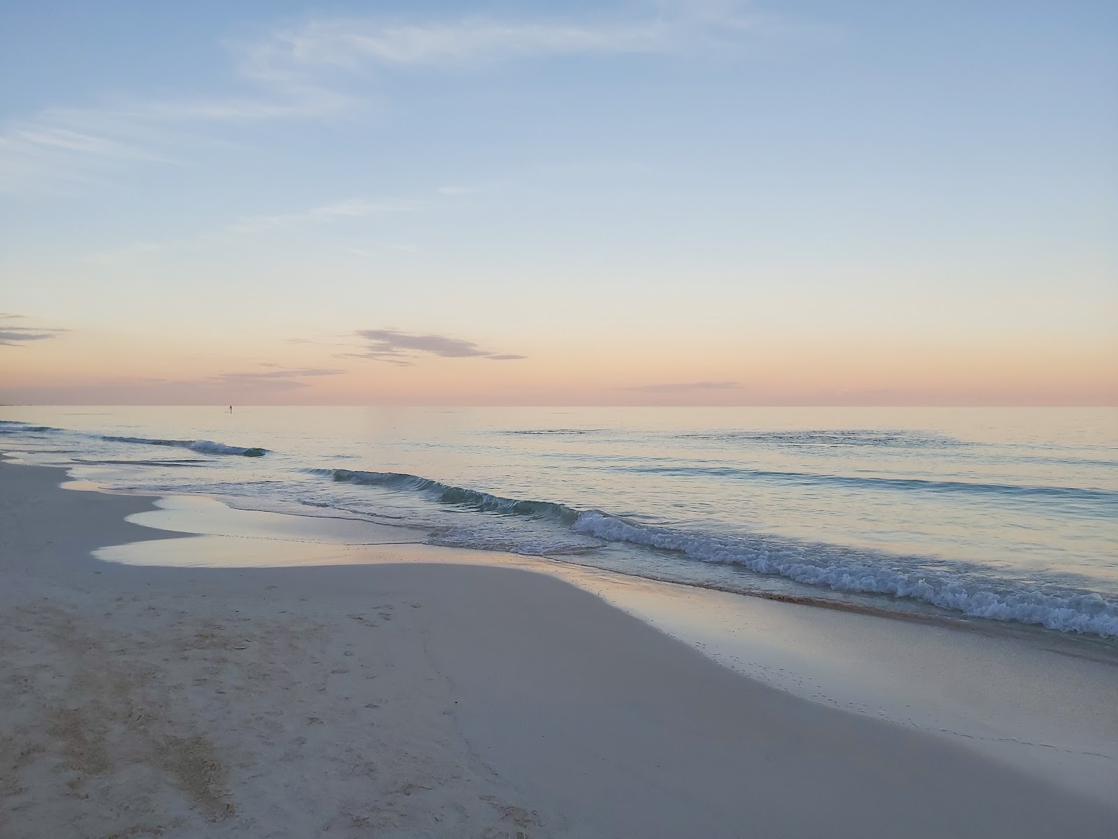 Soft sunrise over the beach at La Zebra