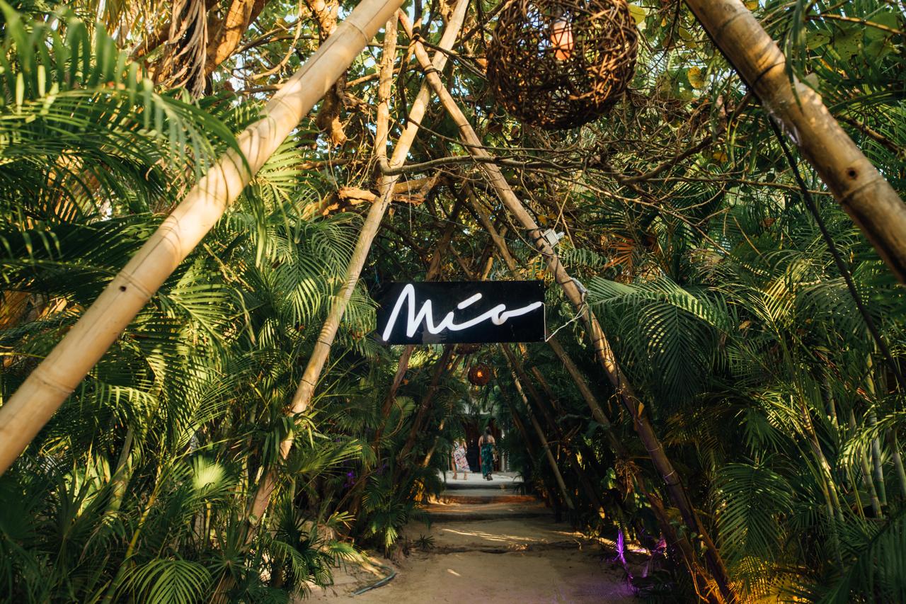Mia sign at the jungle entrance
