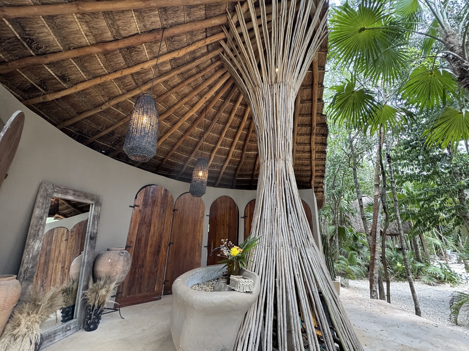 Organic architecture with twisted wooden columns