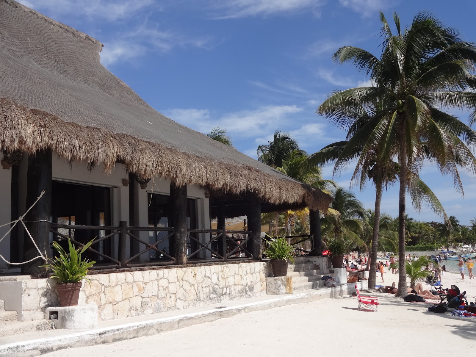Playa Paraíso Beach Club palapa building beside the beach